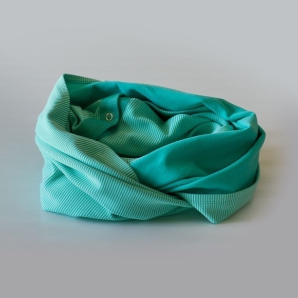 Retired Lululemon Vinyasa Scarf - Picture 4 of 14